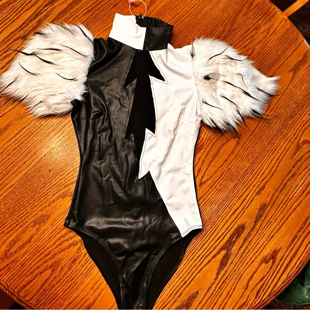 Forplay Black and White Feathered Pajama Set